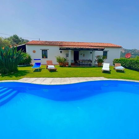 Villa Peditoltu Олбия Екстериор снимка