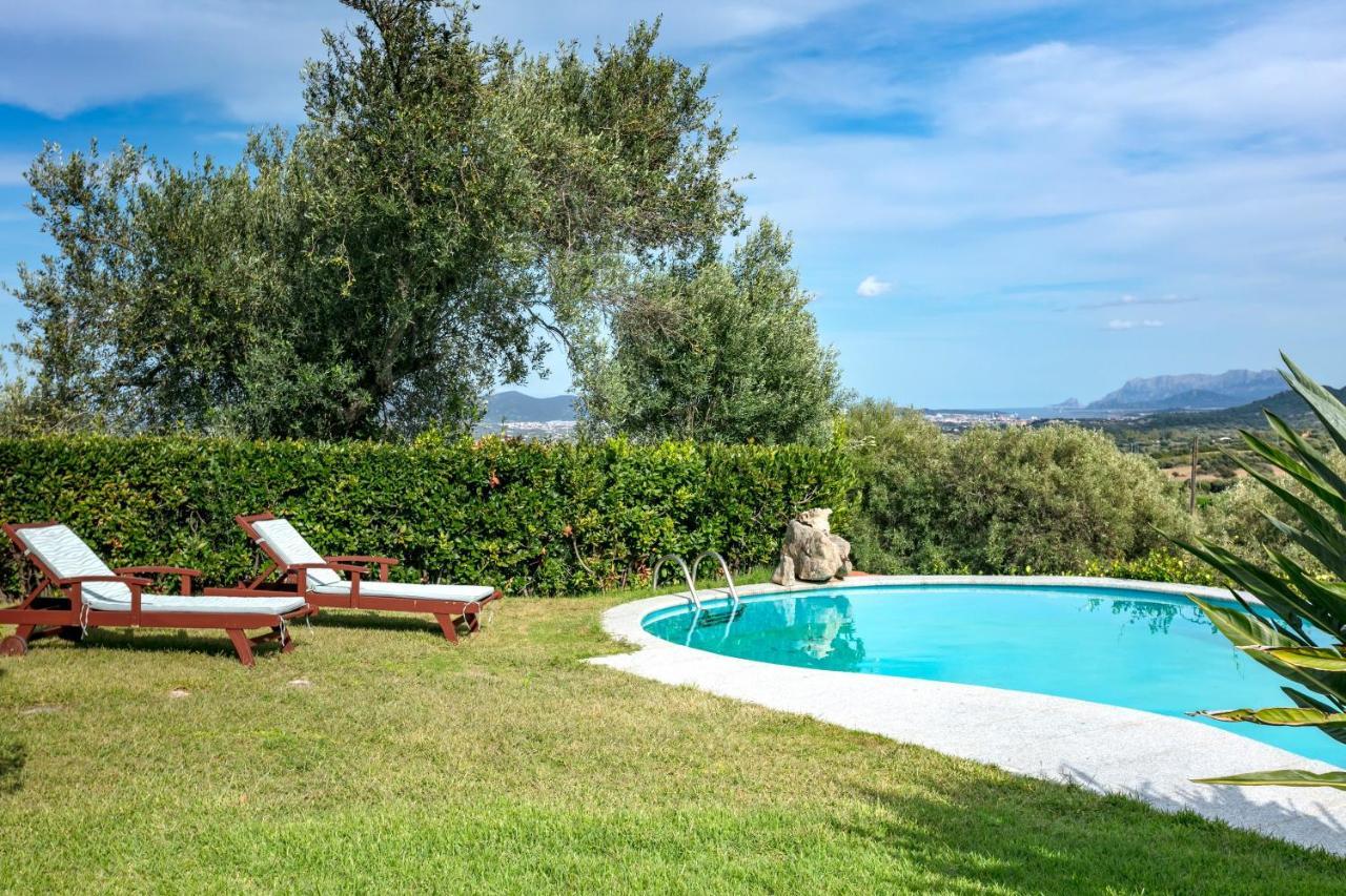 Villa Peditoltu Олбия Екстериор снимка