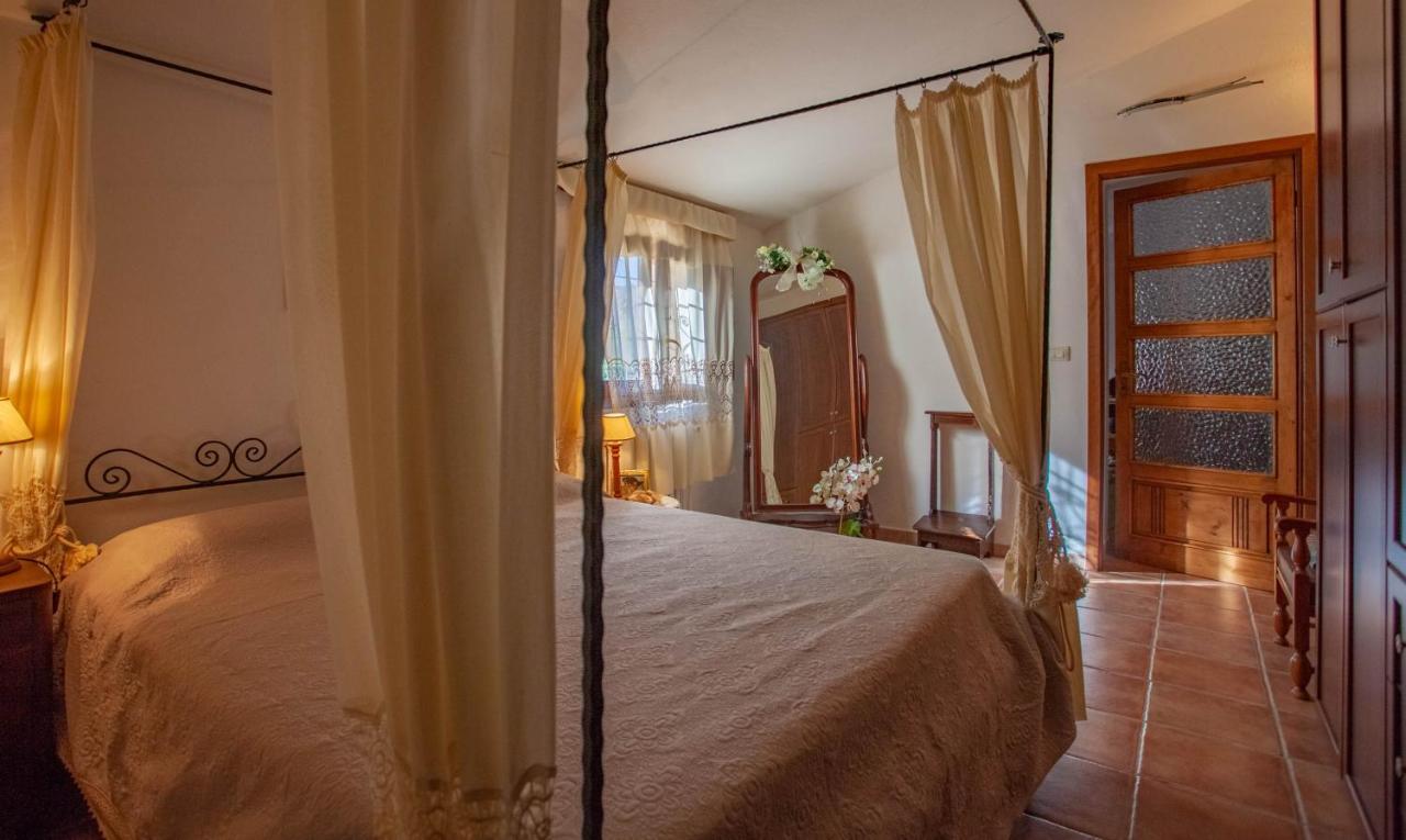 Villa Peditoltu Олбия Екстериор снимка