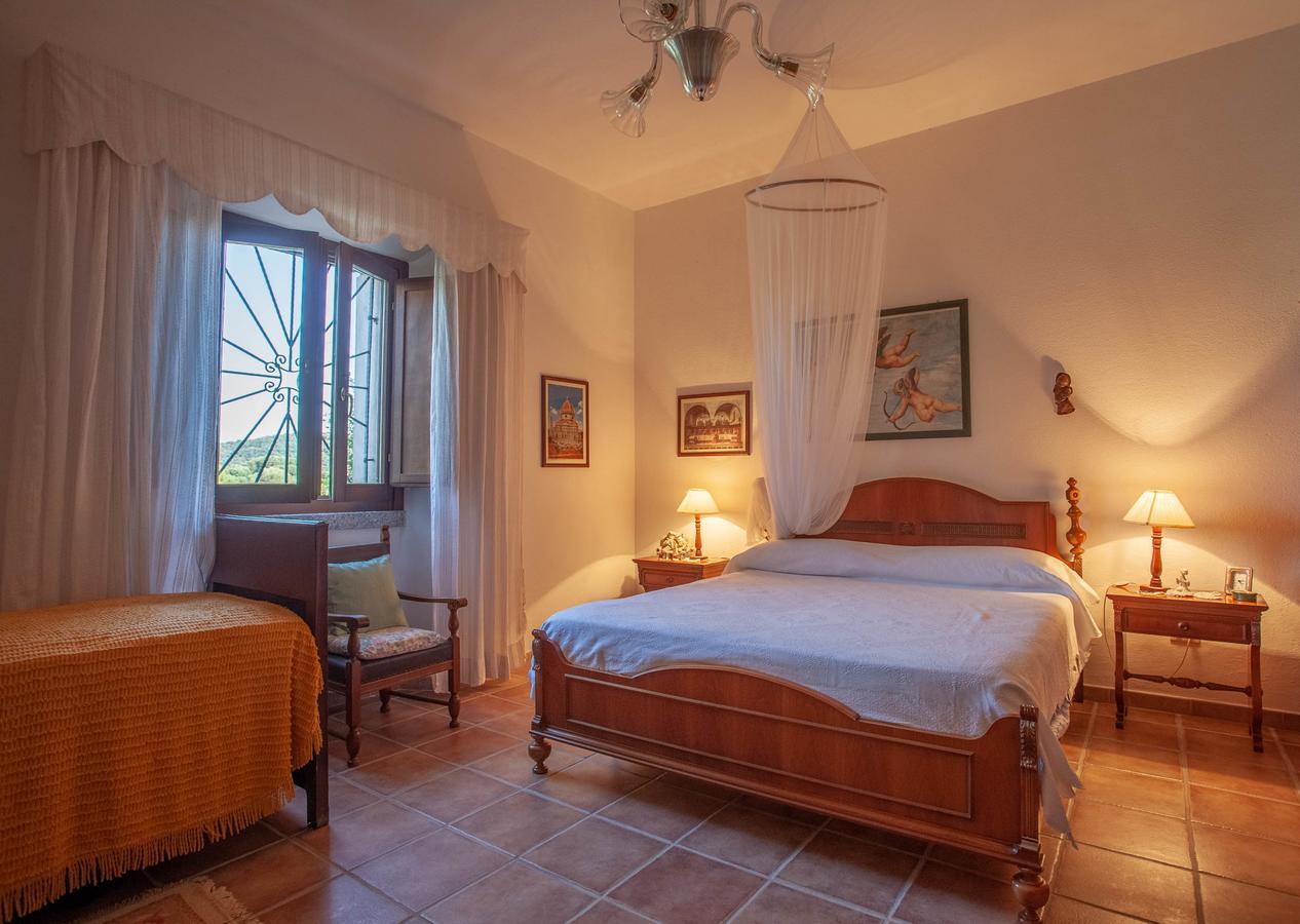 Villa Peditoltu Олбия Екстериор снимка