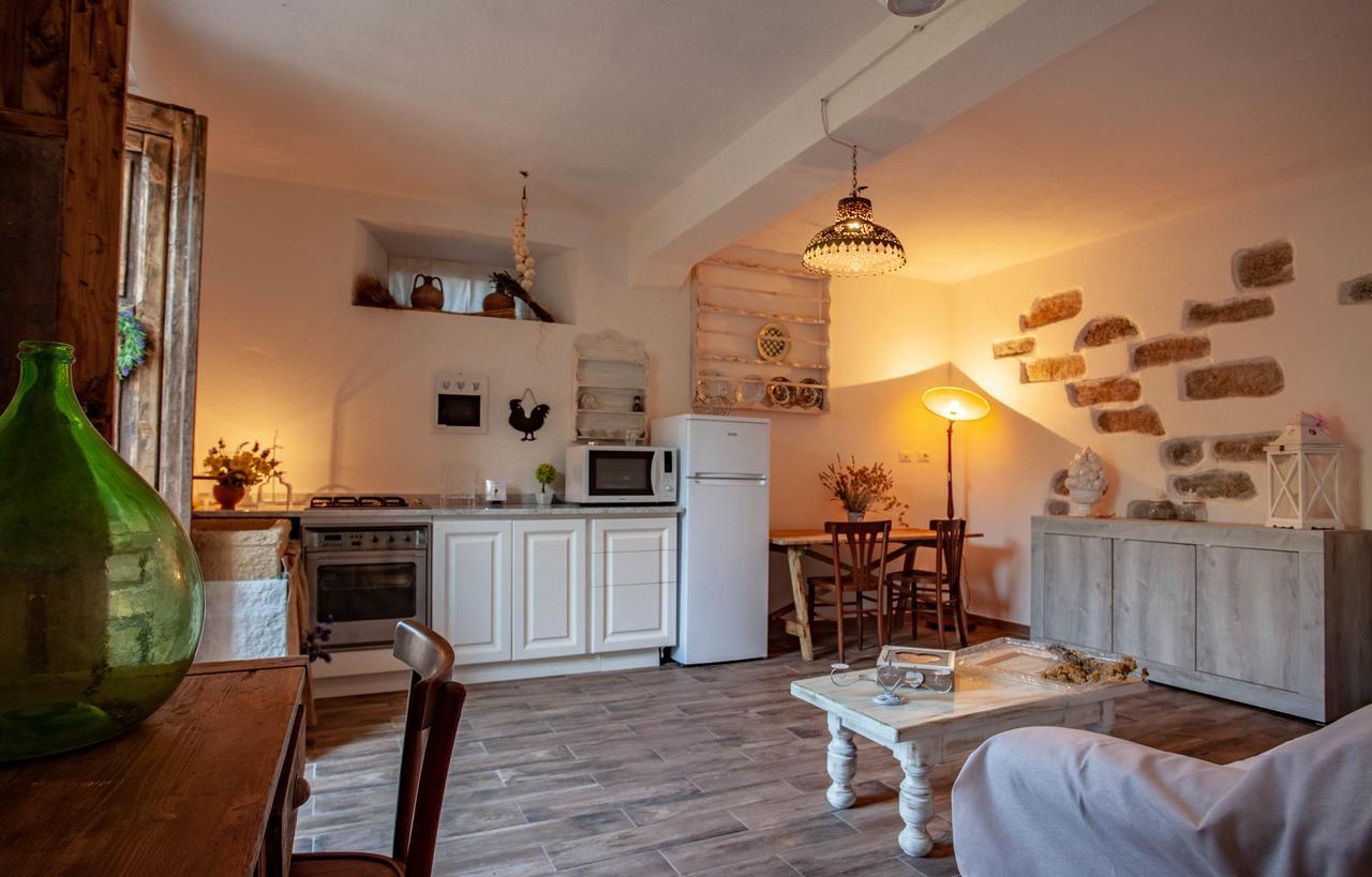 Villa Peditoltu Олбия Екстериор снимка