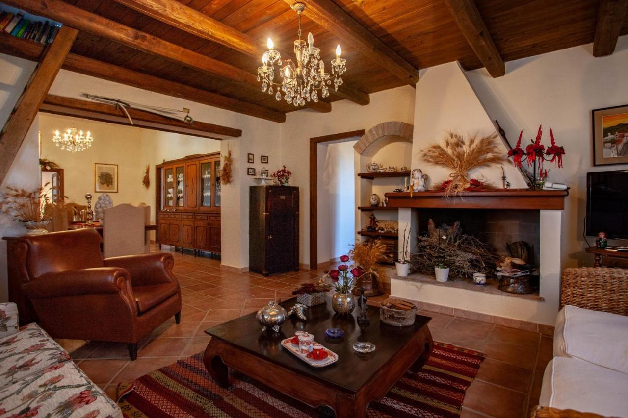 Villa Peditoltu Олбия Екстериор снимка