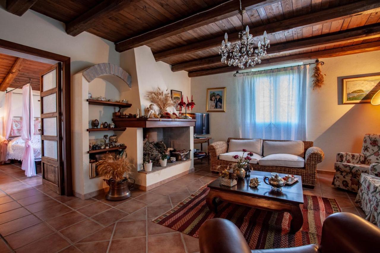 Villa Peditoltu Олбия Екстериор снимка